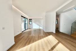 Moradia T3 em Murches com Garagem Box, Jardim e Piscina