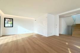 Moradia T3 em Murches com Garagem Box, Jardim e Piscina