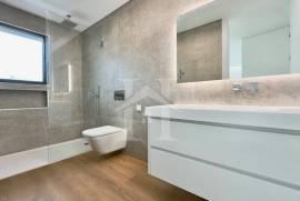 Moradia T3 em Murches com Garagem Box, Jardim e Piscina