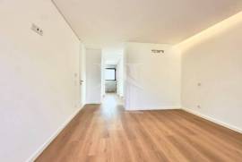 Moradia T3 em Murches com Garagem Box, Jardim e Piscina