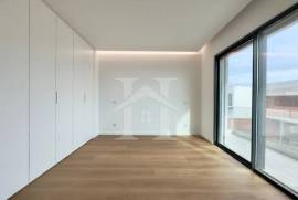 Moradia T3 em Murches com Garagem Box, Jardim e Piscina