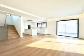 Moradia T3 em Murches com Garagem Box, Jardim e Piscina