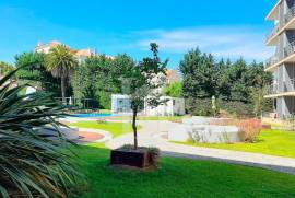 Apartamento T0 em Calhariz de Benfica no Condomínio Privado