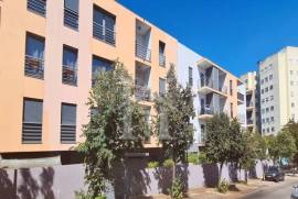 Apartamento T0 em Calhariz de Benfica no Condomínio Privado