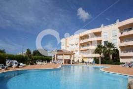 Exceptional apartment in a private condominium / stunning views / close proximity to all the Amenities