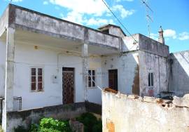 3 bedroom villa to rehabilitate