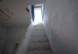3 bedroom villa to rehabilitate