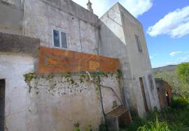 3 bedroom villa to rehabilitate