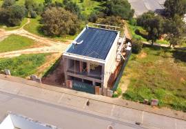 3+1 bedroom villa 5 minutes from the beaches of Ferragudo