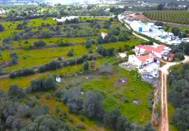 2 + 2 bedroom country house