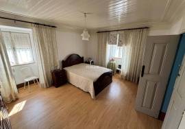Farm in São Martinho de Mouros with several rooms and rooms with high potential for tourism and local accommodation