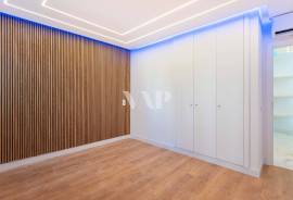 Modern 2-Bedroom Apartment with Sea View in Quarteira