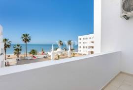 Modern 2-Bedroom Apartment with Sea View in Quarteira