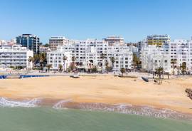 Modern 2-Bedroom Apartment with Sea View in Quarteira