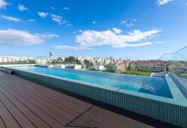 2-Bedroom Apartment with Sea View in Faro