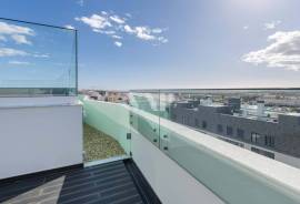 2-Bedroom Apartment with Sea View in Faro