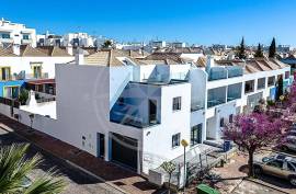 4 Bedroom Tavira family villa with private pool and garage