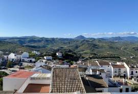 Views Views Views ! Townhouse