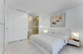 Luxury 2 Bed Apartment for Sale in Las Olas Complex Palm Mar Tenerife, Spain