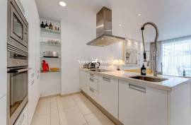 Luxury 2 Bed Apartment for Sale in Las Olas Complex Palm Mar Tenerife, Spain