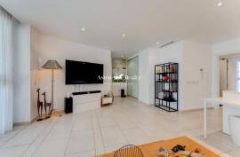 Luxury 2 Bed Apartment for Sale in Las Olas Complex Palm Mar Tenerife, Spain