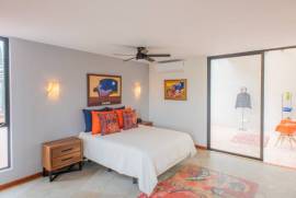 Luxury Glass House With 2 Bed Apartment & Studio For Sale In San Miguel de Allende