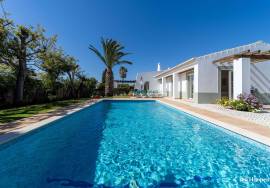 Single Storey Villa With Pool In Praia da Luz