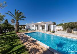 Single Storey Villa With Pool In Praia da Luz