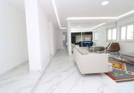 2 Bedroom Apartment | Renovated | Portimão Marina View