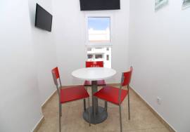 Apartment T0+1, walking distance to Praia do Vau, with elevator