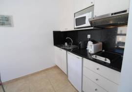 Apartment T0+1, walking distance to Praia do Vau, with elevator