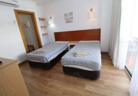 Apartment T0+1, walking distance to Praia do Vau, with elevator
