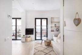 Bright penthouse-style house
