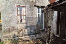 House to recover with approved project in Travessa da Arrábida, Porto House to recover with approved project in Travessa da Arrábida, Porto