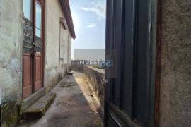 House to recover with approved project in Travessa da Arrábida, Porto House to recover with approved project in Travessa da Arrábida, Porto