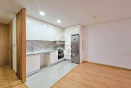 Excellent 2 bedroom apartment with terrace in the city center for rent.