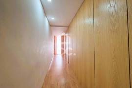 Excellent 2 bedroom apartment with terrace in the city center for rent.