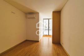 Excellent 2 bedroom apartment with terrace in the city center for rent.