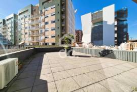 Excellent 2 bedroom apartment with terrace in the city center for rent.