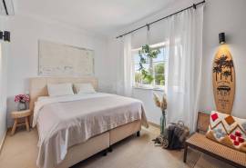 Carvoeiro –Semi-detached villa with pool within walking distance to the centre