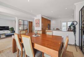 Carvoeiro –Semi-detached villa with pool within walking distance to the centre