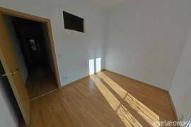 Offer for sale of apartment in Miraflores Avenue.