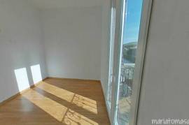 Offer for sale of apartment in Miraflores Avenue.