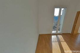Offer for sale of apartment in Miraflores Avenue.