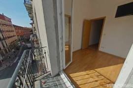 Offer for sale of apartment in Miraflores Avenue.