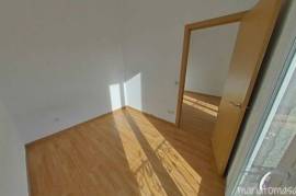 Offer for sale of apartment in Miraflores Avenue.