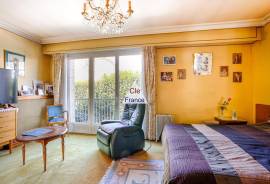 Elegant Town House with Garden