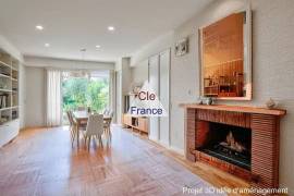 Elegant Town House with Garden