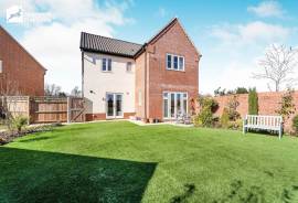 4 bedroom, Detached house for sale