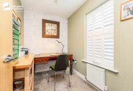 4 bedroom, Detached house for sale